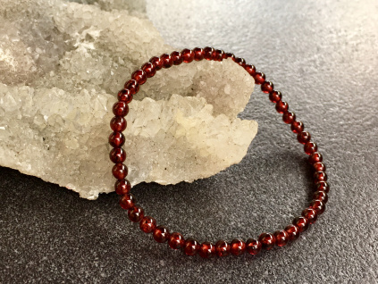 20573 1 naramky z mineralu granat naramek