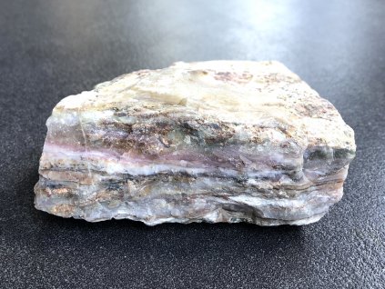 surové minerály, opál růžový, andský surový