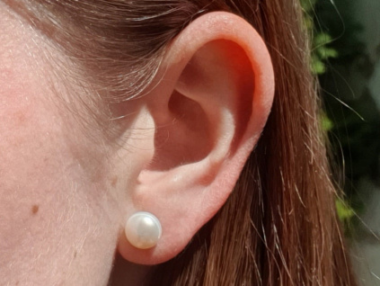 26854 4 nausnice z mineralu ricni perla nausnice bile