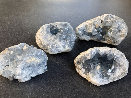 29100 5 celestin druza druzy z mineralu a polodrahokamu dekorace z celestinu