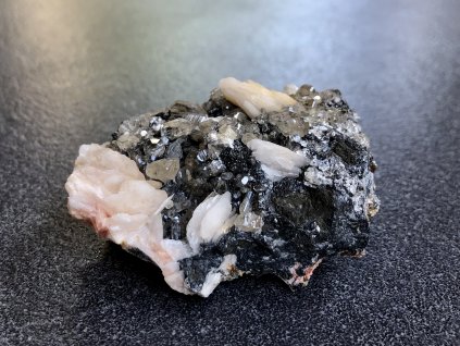 surové minerály, baryt s cerusitem