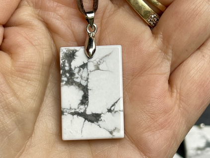 33399 privesky z mineralu magnezit privesek obdelnik