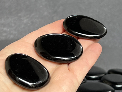placičky z minerálů, placička z obsidiánu černého