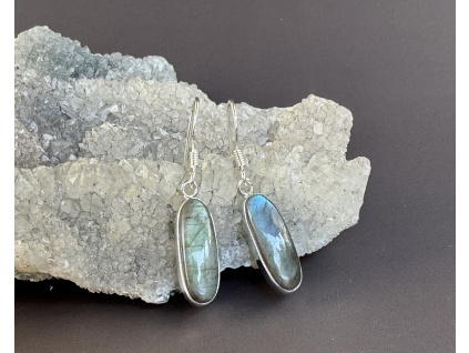 35344 4 nausnioce z mineralu a polodrahokamu labradoritove nausnice sperky z labradoritu