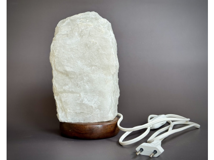 lampy a svícny z minerálů, křišťálová dekorace, lampa z křišťálu surového