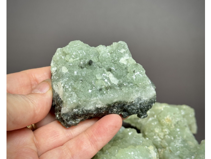 drúzy z minerálů a polodrahokamů, prehnitová drůza, dekorace z prehnitu