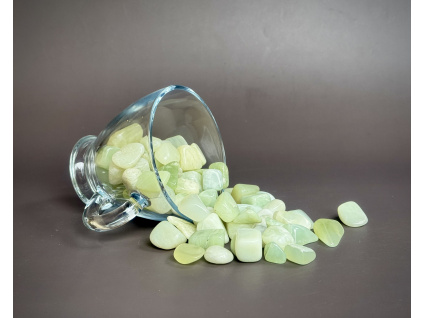 36540 5 tromly z mineralu a polodrahokamu tromlovany jadeit