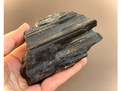 surové minerály a polodrahokamy, turmalín surový