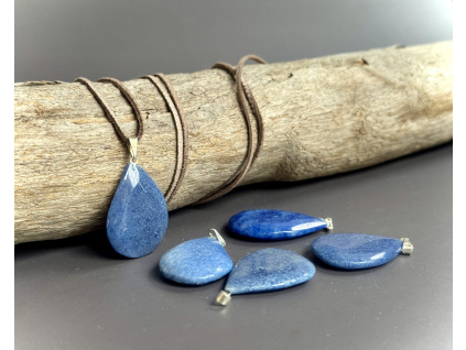 přívěsky z minerálů a polodrahokamů, přívěsek ve tvaru slzy z modrého avanturínu, šperky s avanturínem