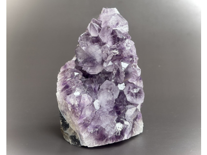 drúzy z minerálů a polodrahokamů, ametystová drůza, dekorace z ametystu