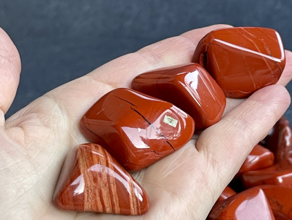 5754 tromly z mineralu jaspis cerveny troml