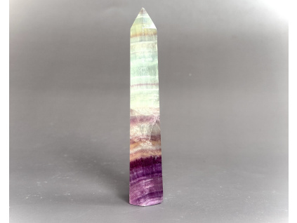 hroty z minerálů a polodrahokamů, hrot z fluoritu, fluoritová dekorace ve tvaru špice