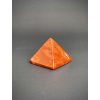 15849 8 pyramidy z mineralu a polodrahokamu pyramida z jaspisu cerveneho jaspisova dekorace ve tvaru pyramidy