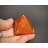 15849 pyramidy z mineralu a polodrahokamu pyramida z jaspisu cerveneho jaspisova dekorace ve tvaru pyramidy