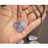 26467 6 privesky z mineralu a polodrahokamu privesek ve tvaru srdce z ametystu chevron ametystove sperky