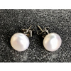26854 2 nausnice z mineralu ricni perla nausnice bile