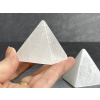30663 3 pyramidy z mineralu selenit pyramida