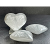 32432 1 srdce z mineralu selenit bily srdce gravirovani andelske kridlo