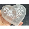34630 4 dekorace ze selenitu srdce z mineralu a polodrahokamu selenitove srdce s andelskymi kridly