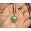 přívěsky z minerálů a polodrahokamů ve tvaru srdce, přívěsek z avanturínu zeleného, šperky s avanturínem