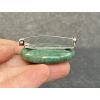 ozdobný spínací špendlík z minerálů a polodrahokamů, avanturínová brož ve tvaru placičky, placky, šperky z avanturínu zeleného