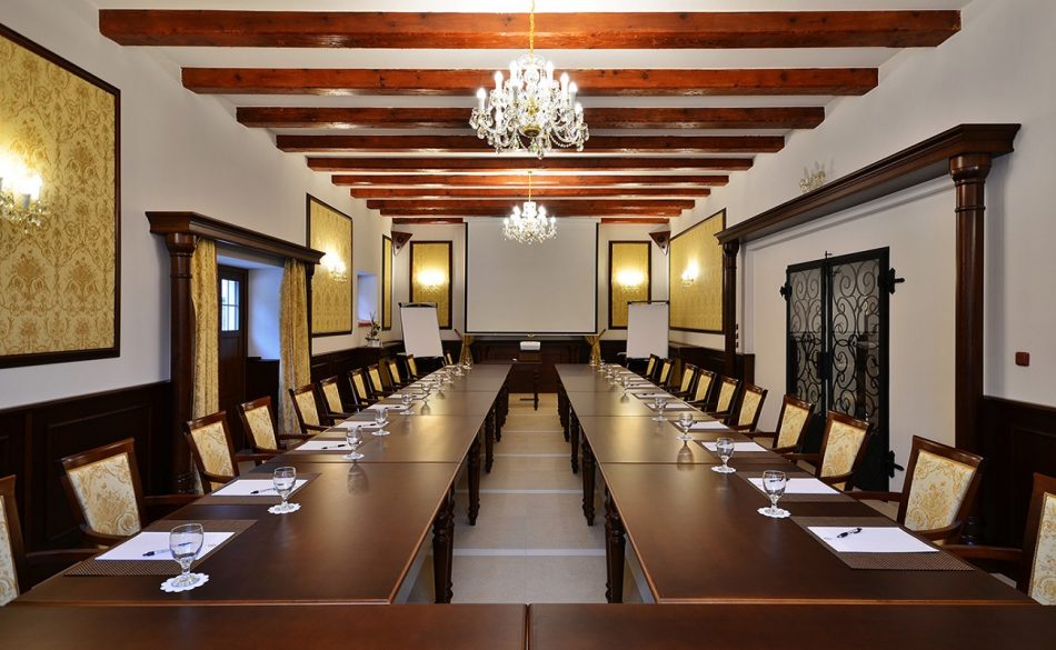 konferenční-sál-e1561404761364