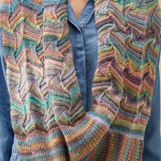 Šikovné ruce a kvalitní vlněná příze Impressione Schachenmayr vykouzlí takovou nádheru. #svetprize #pletenesatky #doplnky...