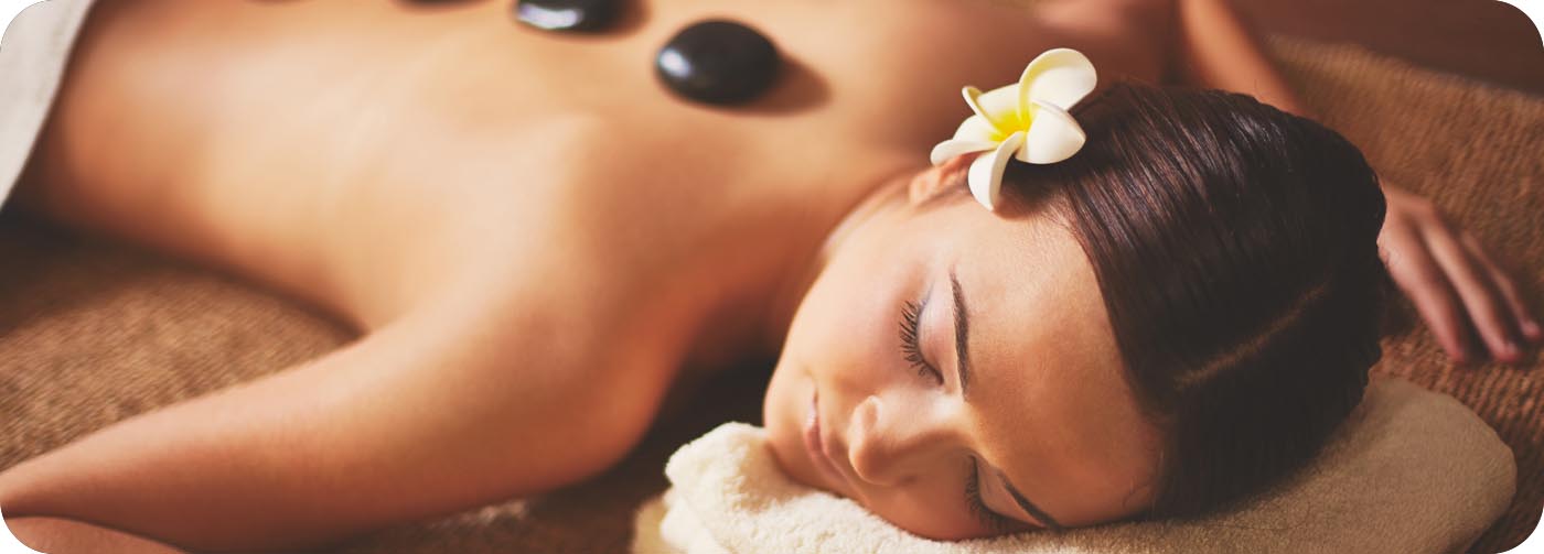 Masáž horkými kameny: hluboká relaxace, účinky a průběh