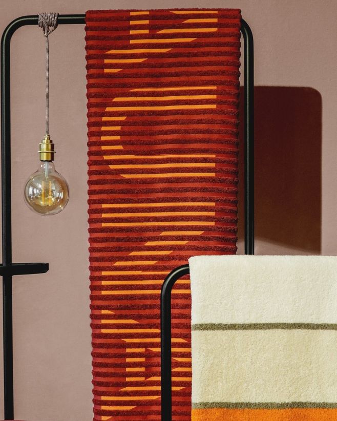 🌿 Proměňte saunování v rituál plný pohodlí a klidu 🌿 Zažijte chvíle, kdy svět venku přestává existovat a vy si dopřáváte...