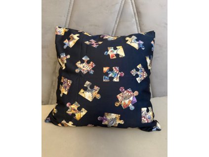 Povlak na polštářek, tmavé orientální puzzle