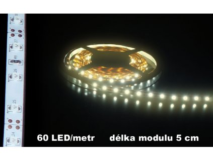 LED Pásek 12V teple bílý IP20 bílé pozadí 300lm 5m