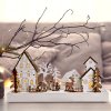 LED vánoční vesnička, 34x17cm, dřevo, 4 LED, 2x AA