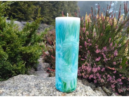 Palmová svíčka Zklidnění, výška 20 cm, průměr 6,5 cm, ručně vyráběná z palmového vosku s krystalickou strukturou, podporující klid mysli a meditaci.