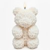 medvěd z růží svíčka bílý