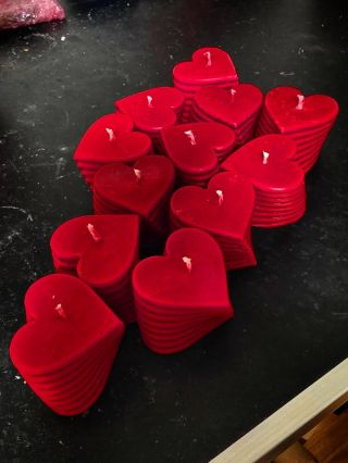 Dnešní objednávka srdíček na Valentýnský večer do Pražské restaurace na stoly 🫶😍