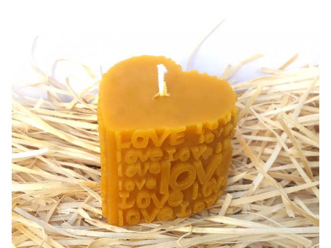 Svíčka ze včelího vosku - 3D srdce s nápisy LOVE