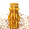 Svíčka ze včelího vosku - Ježíš na kříži - podstava okrasný šestiúhelník