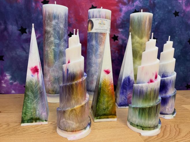 CESTA K VOLNOSTI 🍃💜 cesta vedená srdcem... 🩷 Energie tvořená pod vlivem úplňku v Panně. ✨🌕♍️✨ www.svickylumio.cz...