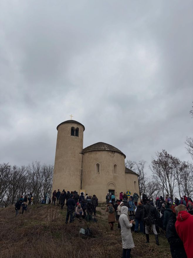 30.3. Jako každý rok zdravíme z Řípu... 💜🙏 Den otevřeného nebe...✨😇🕉️✨