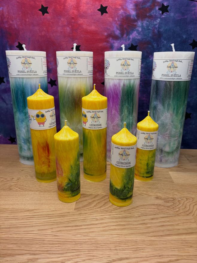 Takže přátele všechno je vloženo na našem e-shopu… ✨🕯️ Poslové Světla i nová svíčka Citronek 🍋 vyrobená teď na novoluní 🌑...
