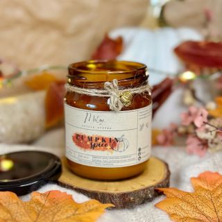 Pumpkin spice 🎃🍂 dostal už potřetí nové fotky a můžu vám říct, že letos jsem si to podzimní focení moc užila 🤎🍁 Dýňovka je...