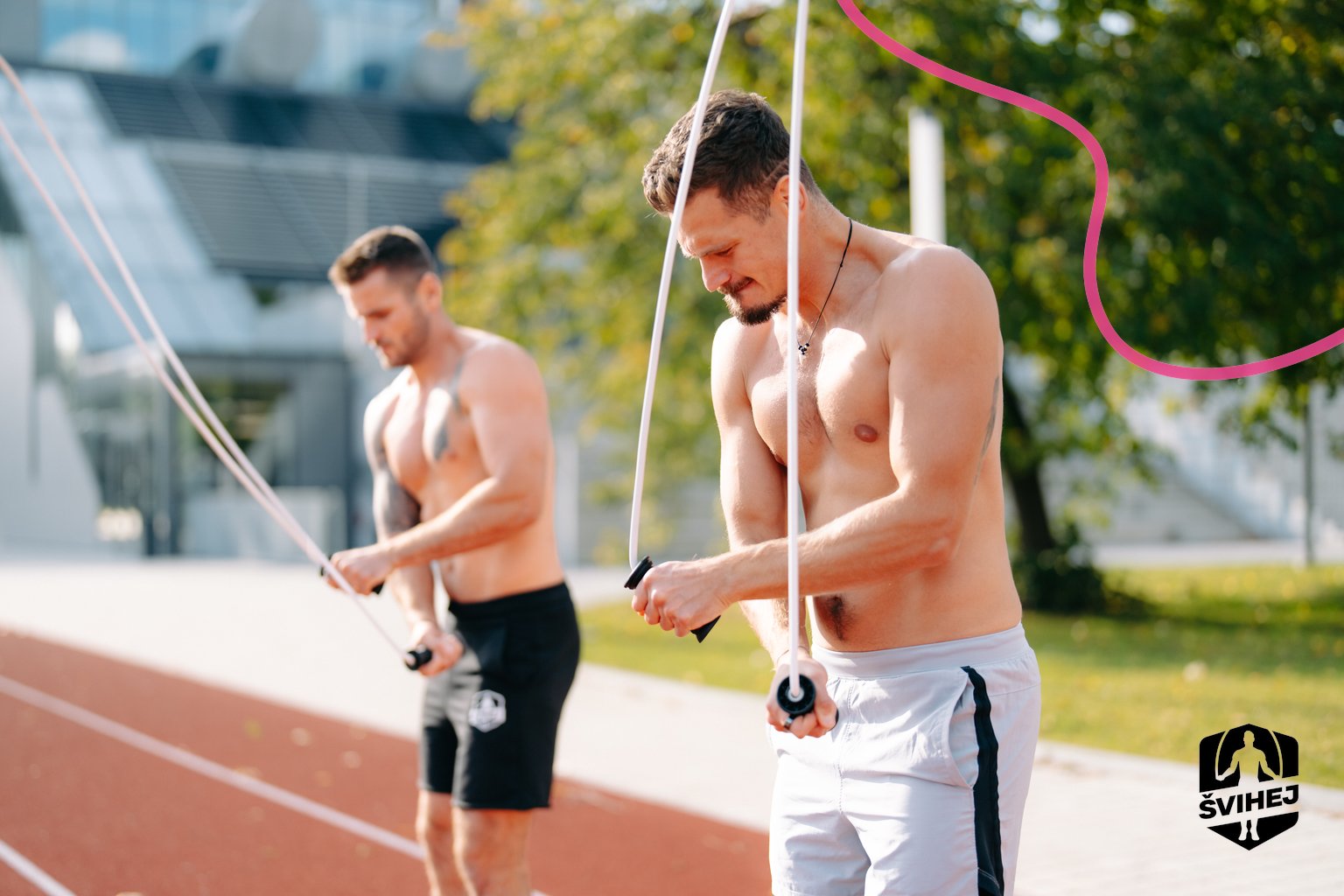 HIIT trénink se švihadlem: kompletní průvodce pro začátečníka, pokročilého i experta