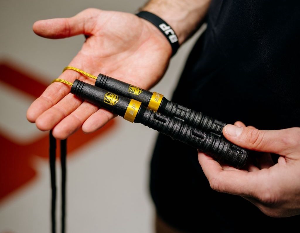 Katana Rope BJP - detail rukojetí a korálků černozlatého švihadla