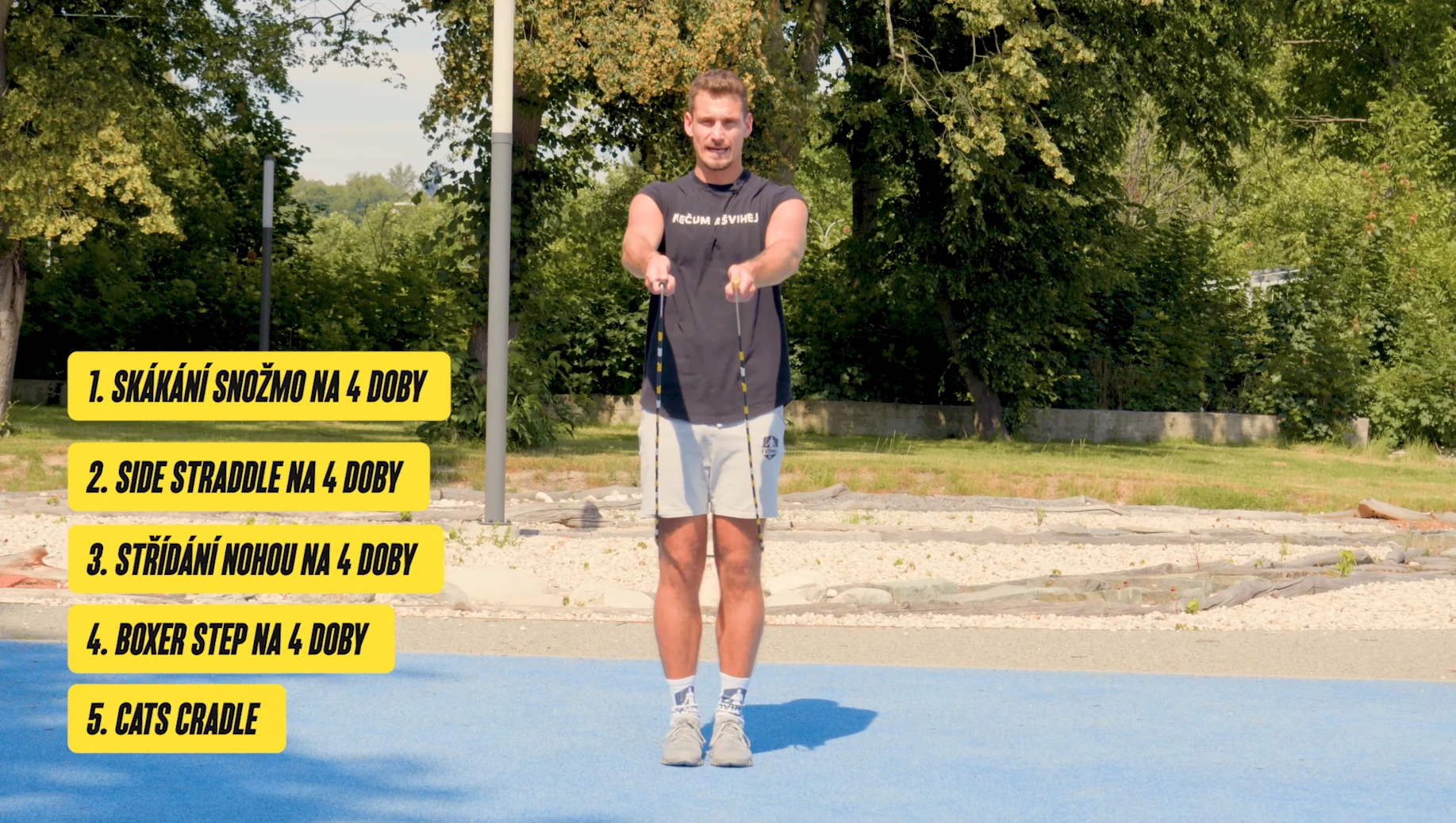 Trénink švihadla - skákání snožmo, side straddle, střídání nohou, boxer step - ukázka z programu Cesta Šviháka