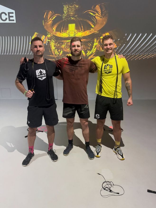 Epický zážitek v prostorech @signalspaceprague , kde jsme připravili společně s @jirkaprochazka trénink se švihadlem,...