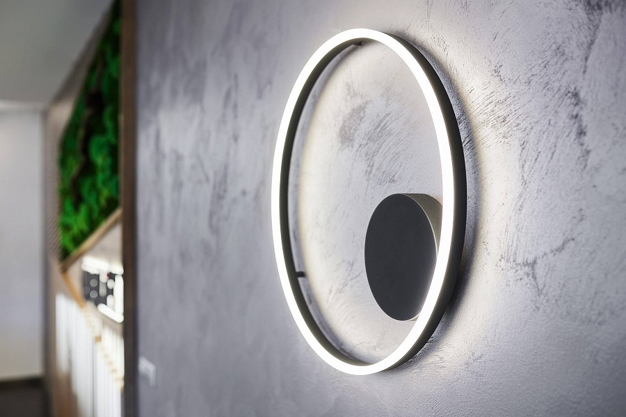 Designové stropní svítidlo změní váš interiér