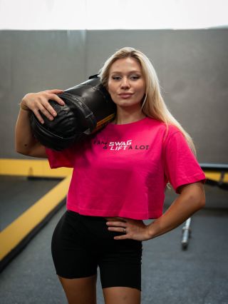 Sabča: ,,Když mi řekli, že mám nést své problémy, nevěděla jsem, že tím myslí 40 kilo písku 👀” #swagliftfamily...