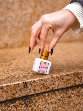 Hledáte luxusní a nezapomenutelnou vůni? 💞 Larome Paris YUMIKO si získá ženy, které chtějí podtrhnout svou eleganci a...