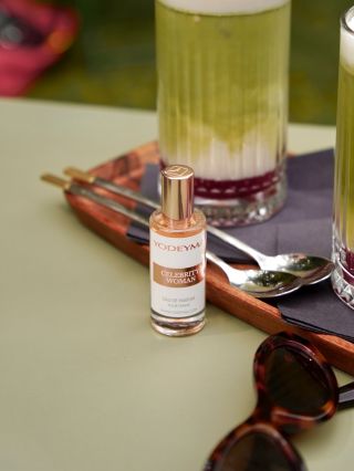 Známe to všechny - nechceme tahat velikou kabelku, ale do malé se nic nevejde.😭 👛 Abys tedy mohla mít svou oblíbenou vůni...