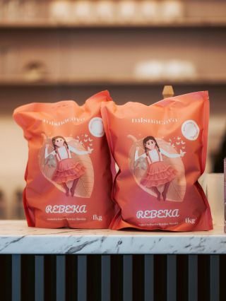 Čo na mlynci, to na jazyku 😋 No a čo to na tom mlynci máme ? Arabicu 100% Slovenskú a žiadnu inú 🇸🇰 (z Banskej Bystrice)...